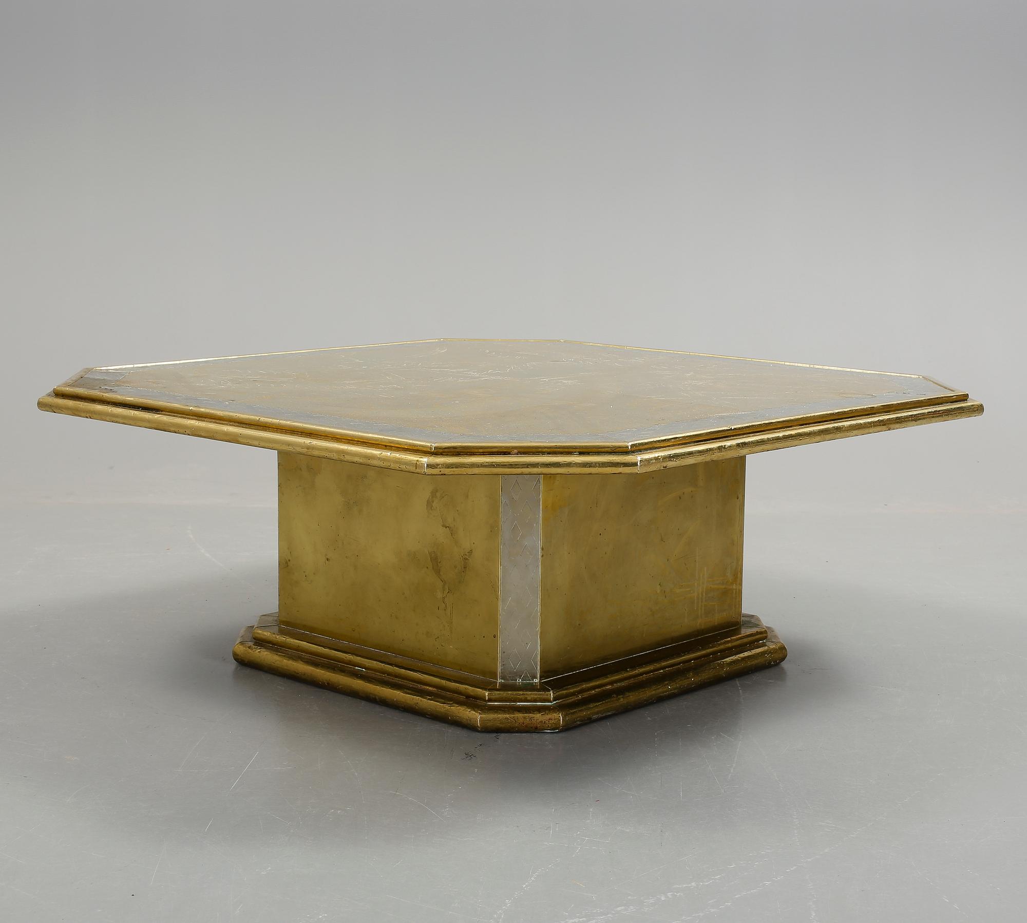 SOFFBORD, mässing signerat Harry Snören. 1970-tal.