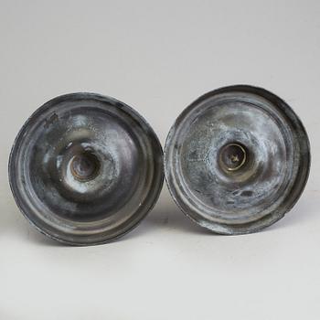 A PAIR OF BARQUE PEWTER CANDLESTICKS, 17th/18th century.