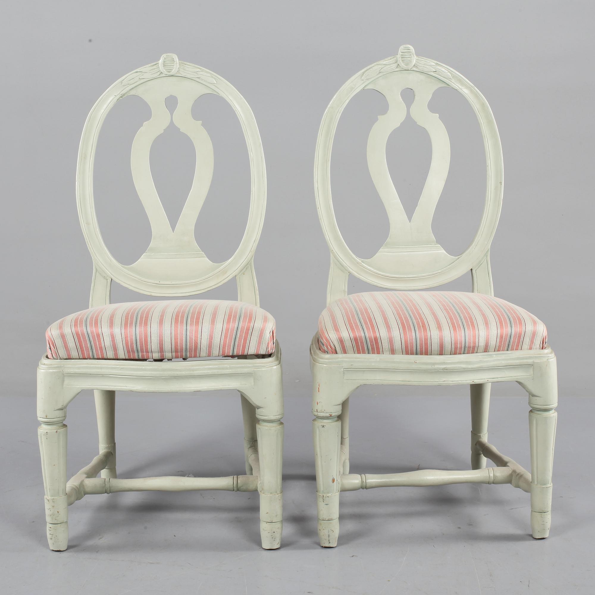 STOLAR, ett par, så kallade Svenska modellen, gustavianska, omkring år 1800.