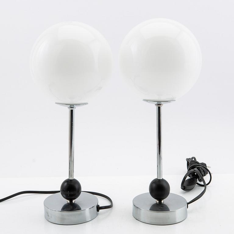 Table lamps, a pair, later part of the 20th century.