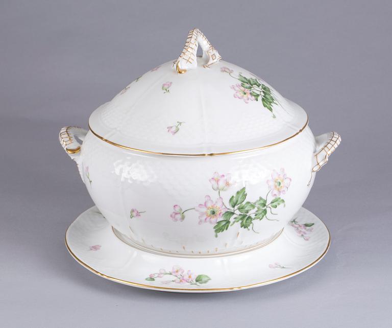 SOPPTERRIN PÅ FAT, porslin, Bing & Gröndahl.