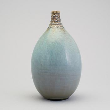 STIG LINDBERG, a stoneware vase, Gustavsberg 1954.