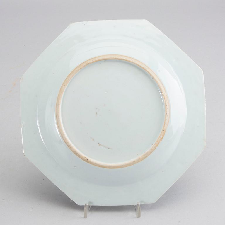 TALLRIKAR, 4 st, porslin,  Qingdynastin, Qianlong (1736-95).