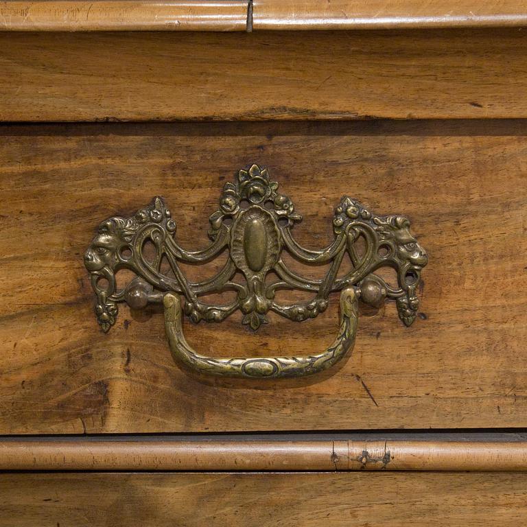 A DISPLAY CABINET, Louis XV-style, England/Holland, 19th century.