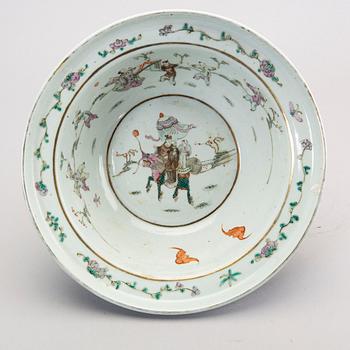 An early 20th century Chinese porcelain basin.