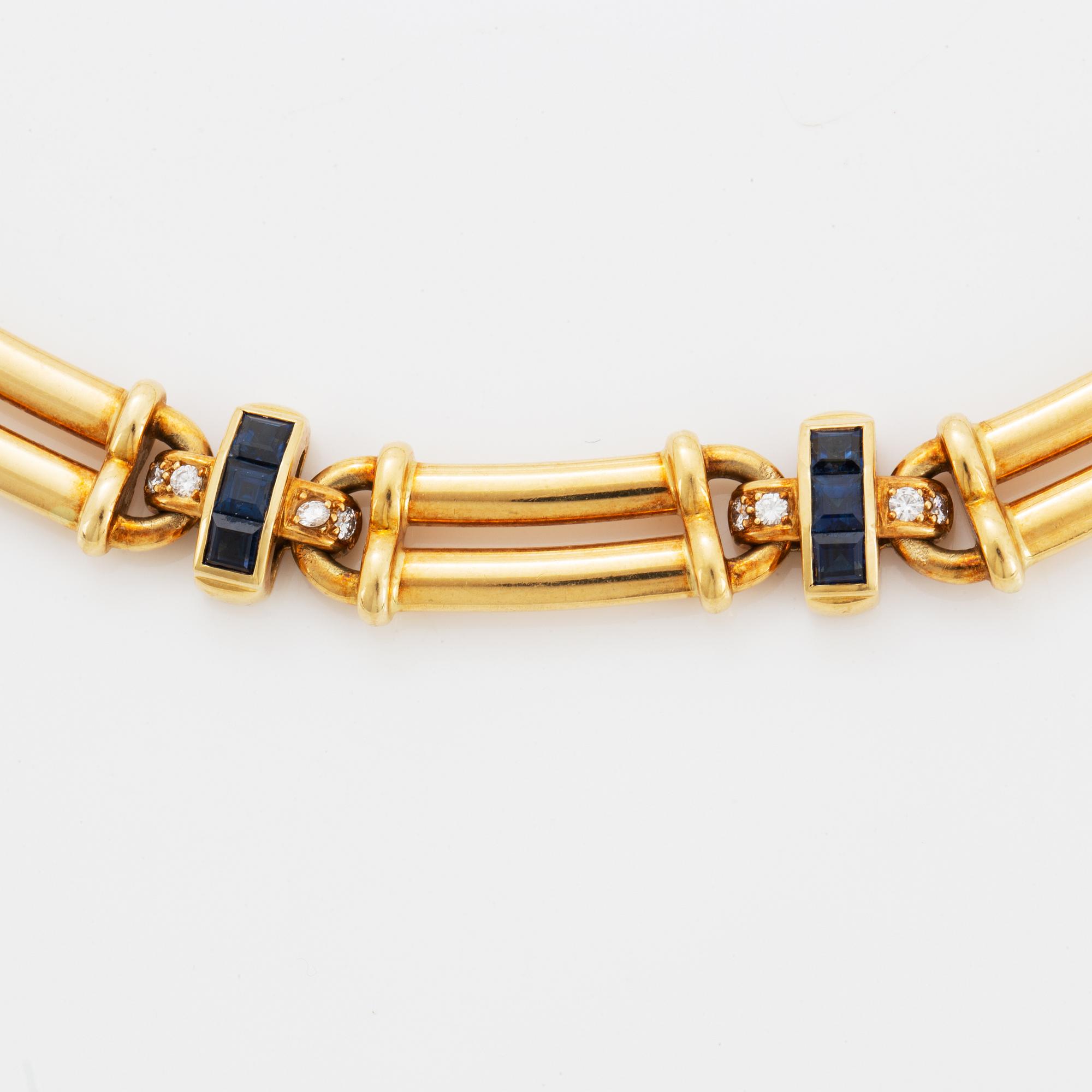 Collier, 18K guld med briljantslipade diamanter och safirer.