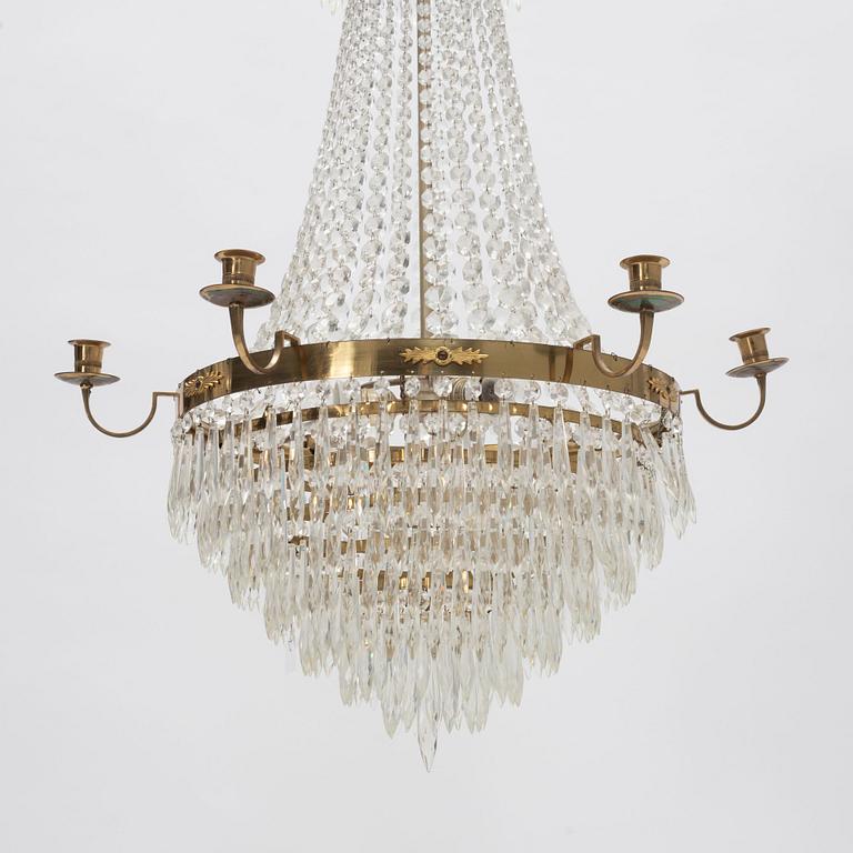 A Gustavian style chadelier, first halt fo the 20th Century.