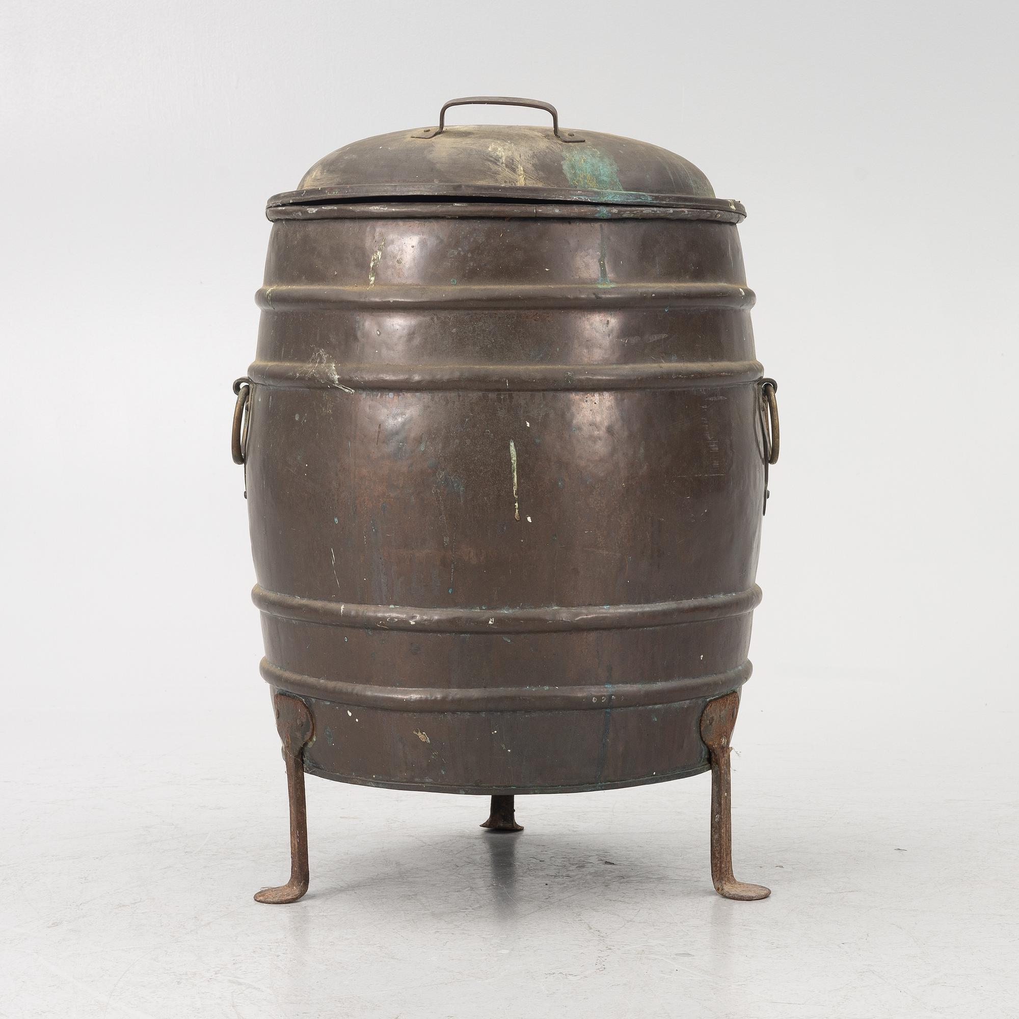A Swedish copper water barrell, first part 19th century.