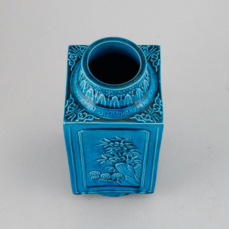 A chinese turkoise glazed kang vase, 20th Century.