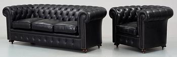 SOFFA OCH FÅTÖLJ, s.k. chesterfieldmodell, Claridge, England, 2000-tal.