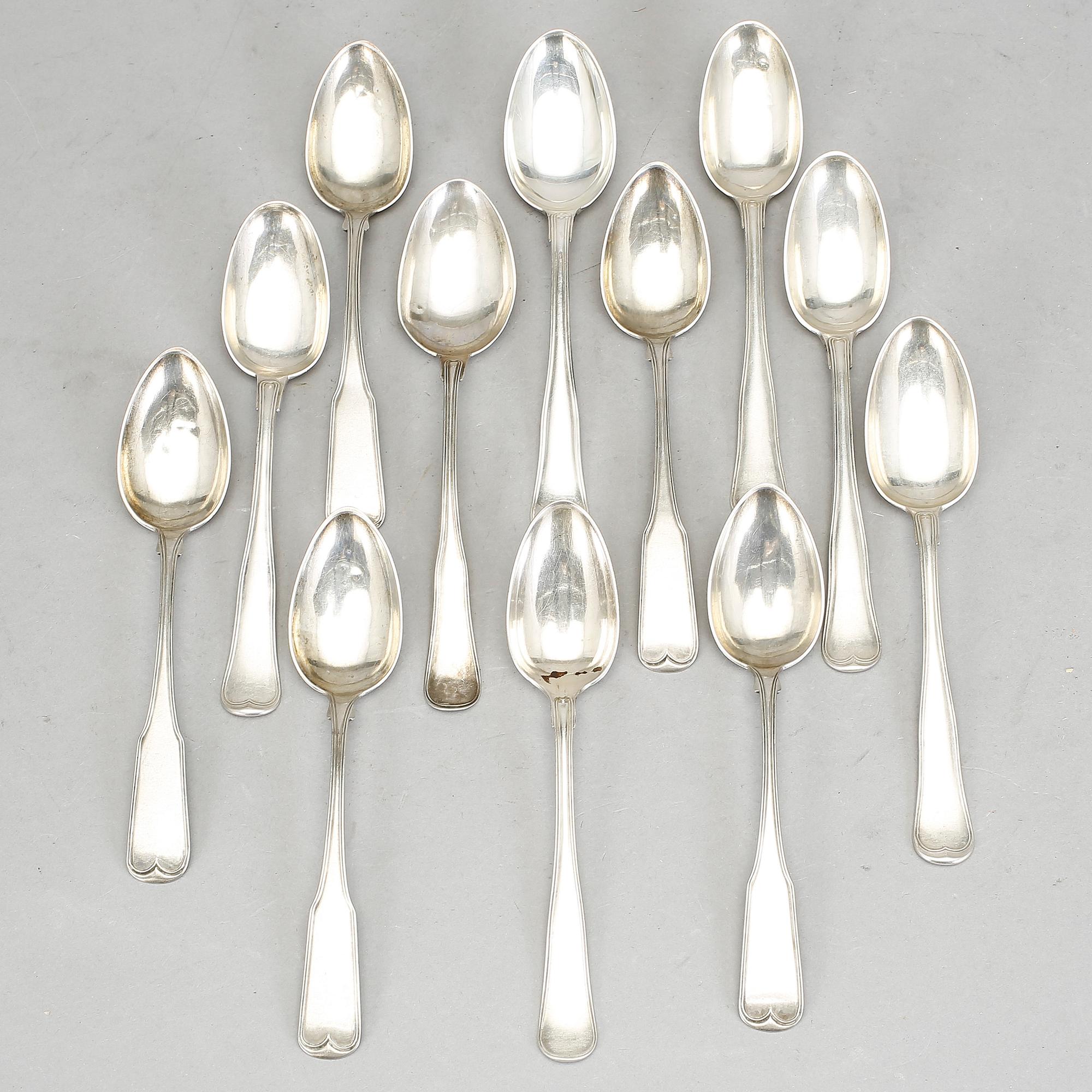 SKEDAR, 11 st, silver, bl.a. Peter Hertz, Köpenhamn, 1849 och V. Christesen, Köpenhamn, 1866 och 1884. Vikt 376 gram.