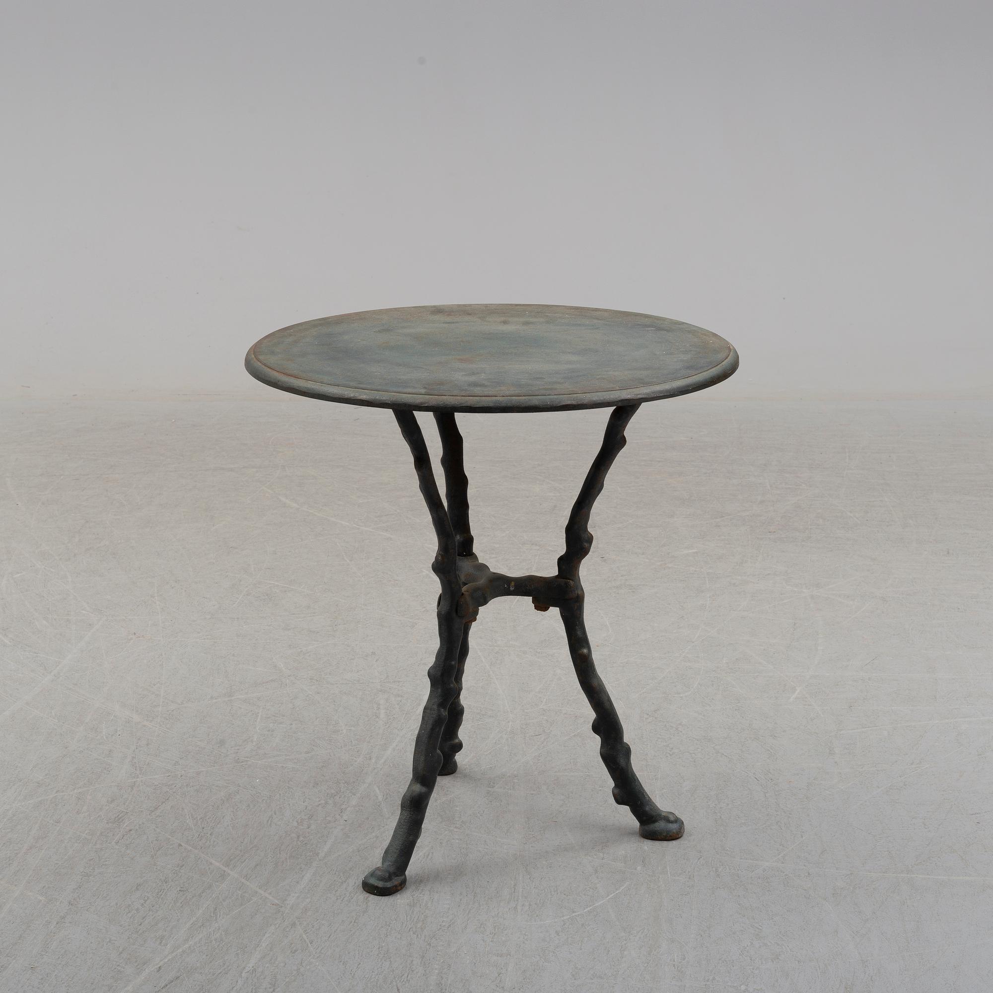 TRÄDGÅRDSBORD, gjutjärn, 1900-talets första hälft.