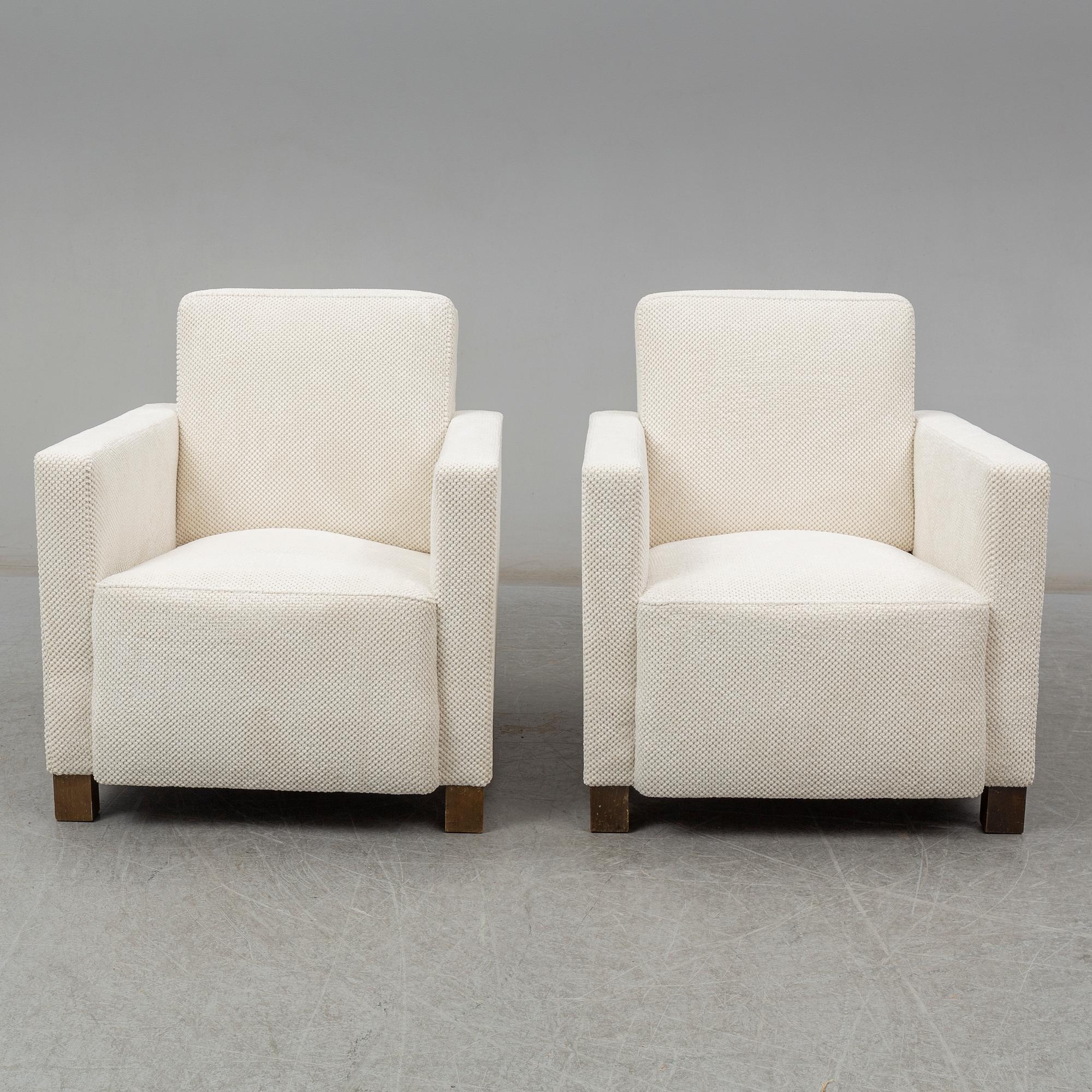 BJÖRN TRÄGÅRDH, a pair of easy chairs, model 184 for Svenskt Tenn, 1930's.
