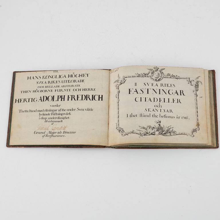 Album från 1746 med 22 akvareller över fästningar, gåva av Gabriel Cronstedt till tronföljaren Adolf Fredrik.
