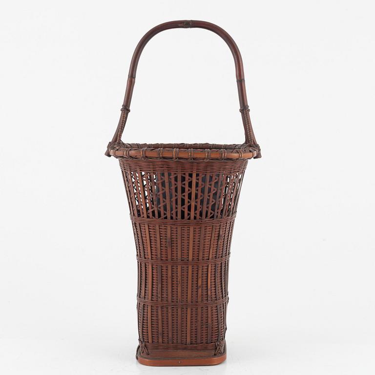A basket, Japan, Meiji, around 1900, signed Kom Tiku Sai.
