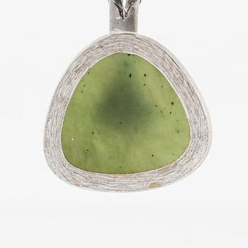 Necklace, 18K white gold with green stone and small octagon-cut diamonds.