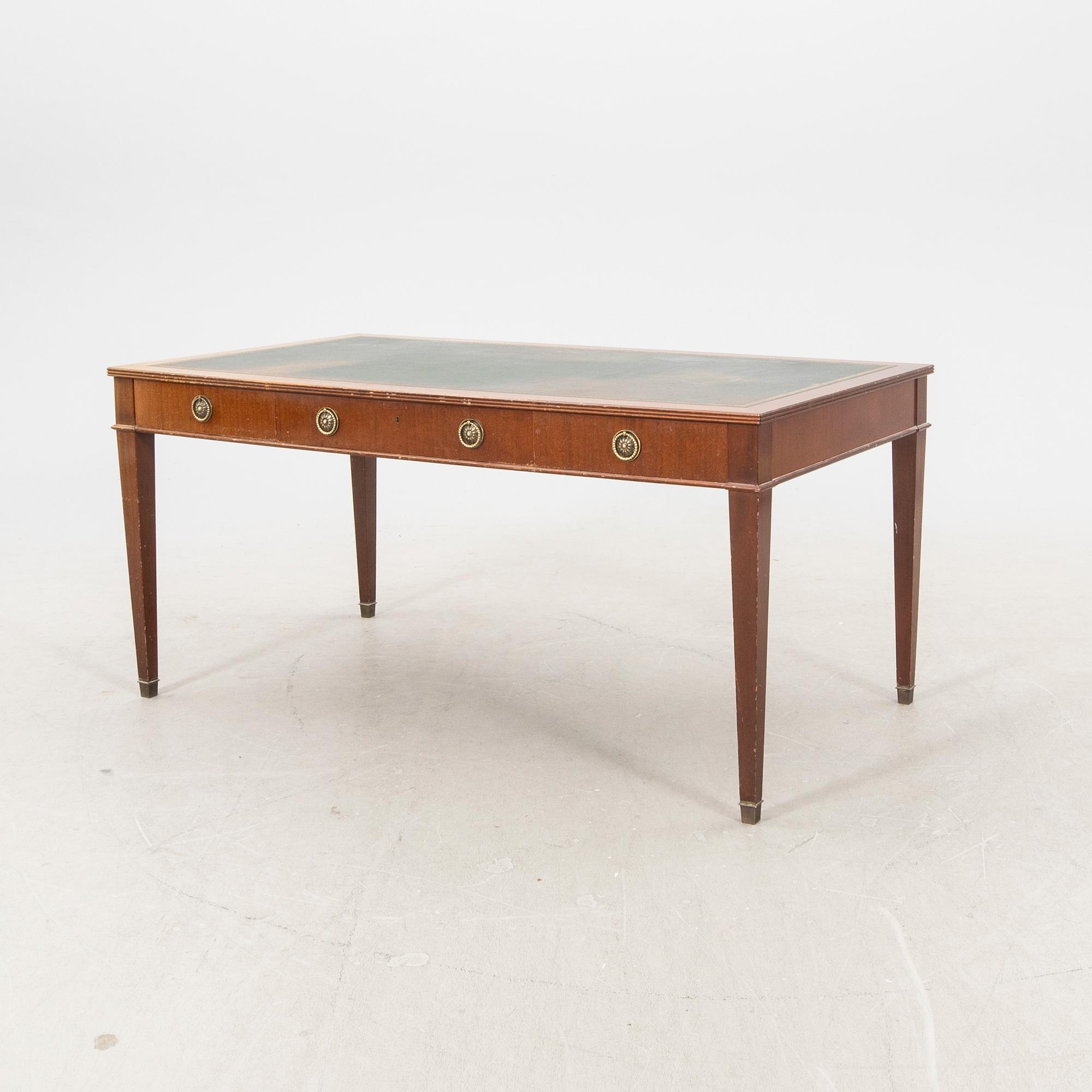 Skrivbord, Sengustaviansk stil, 1900-talets första hälft.