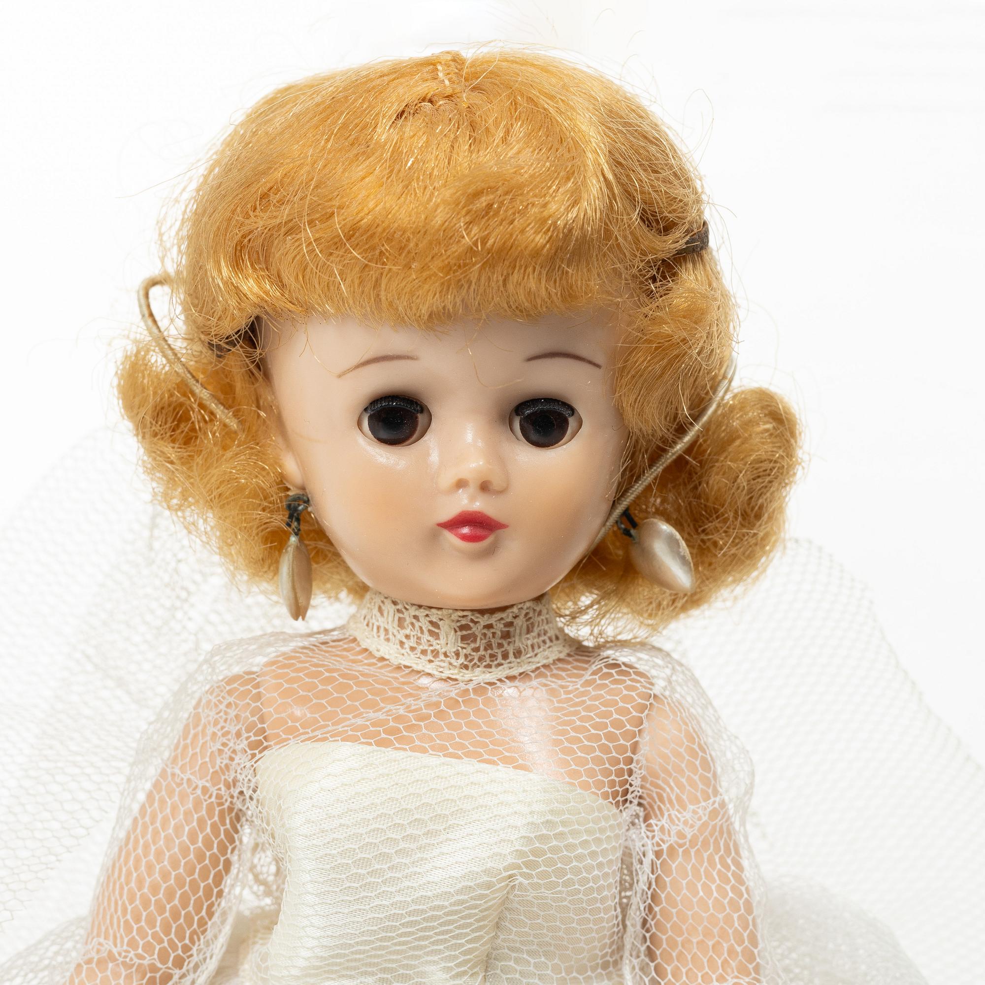 Gingerdockor, 2 st, med kläder och accessoarer, 1950-/60-tal.