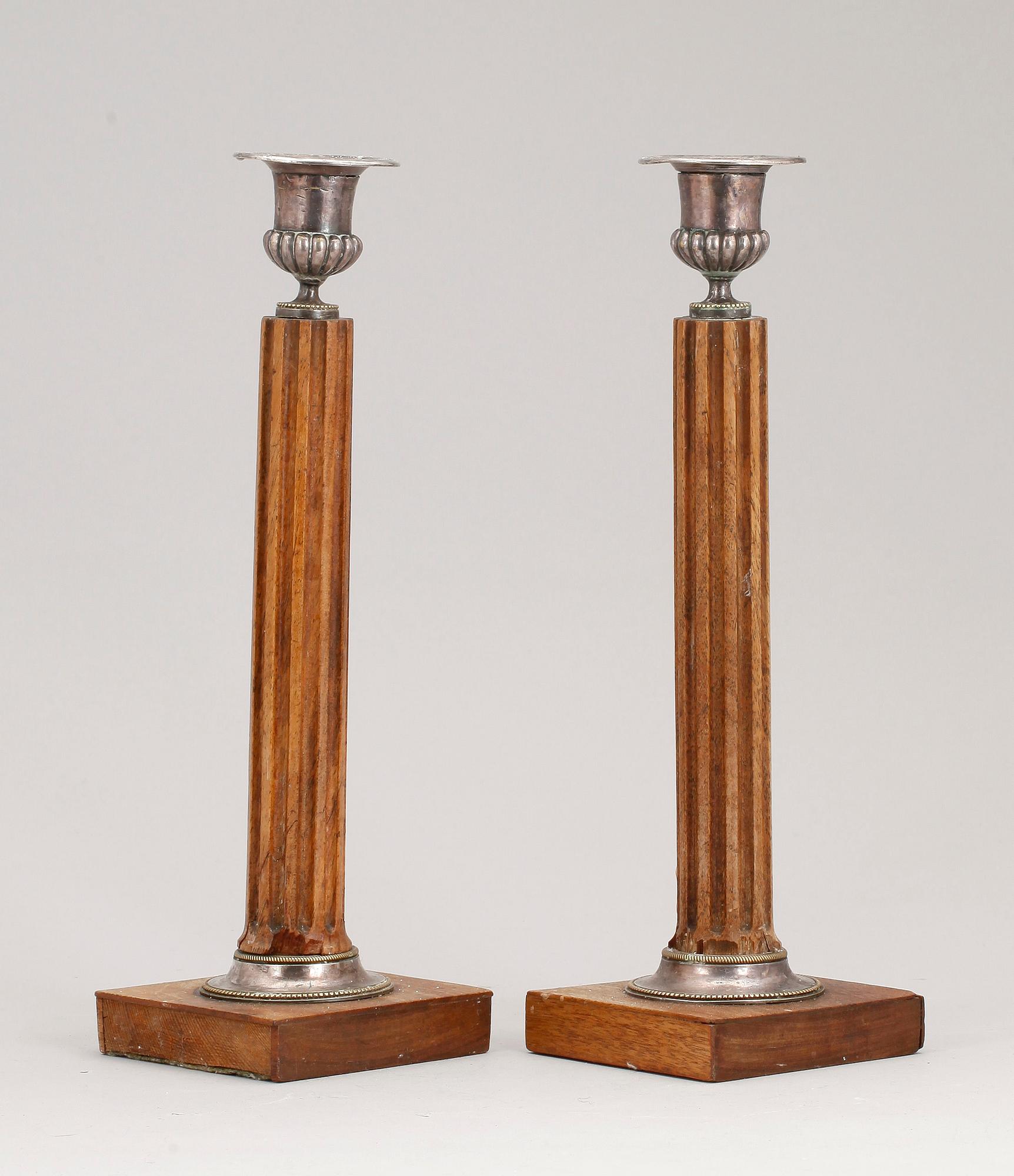 LJUSSTAKAR, ett par, sengustavianska, tidigt 1800-tal.