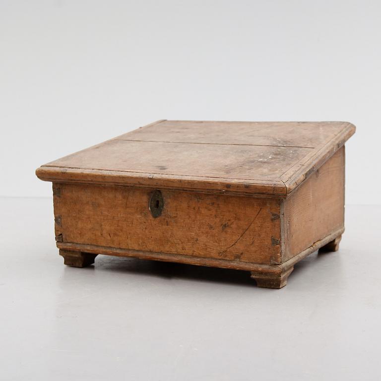 SKRIVSCHATULL, allmoge, 1800-tal.
