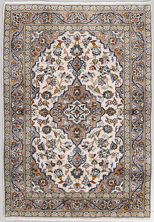 A Keshan rug, 143 x 99 cm.