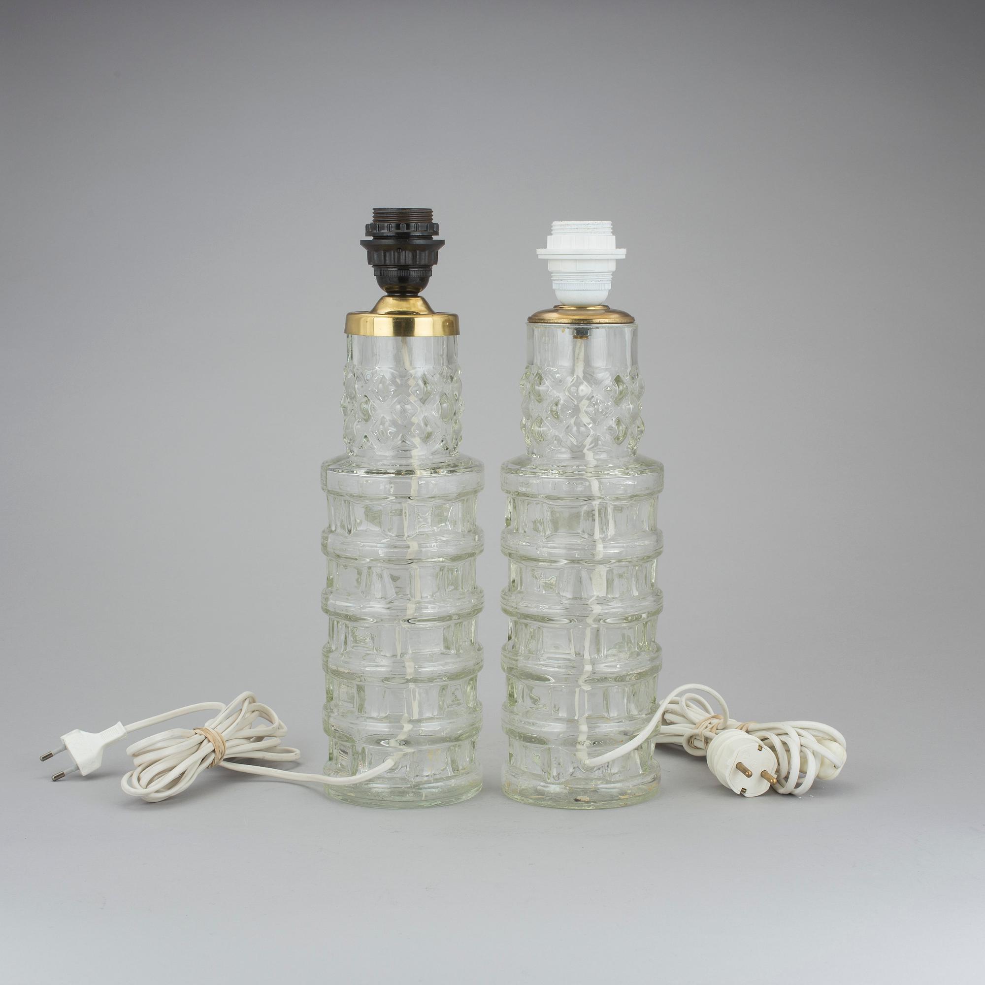 BORDSLAMPOR, ett par, glas, 1900-talets andra hälft.