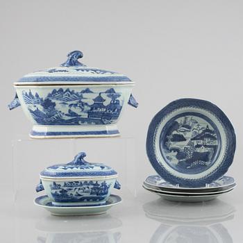 Six pieces of blue and white porcelain, China, Qing dynasty, 18th-19th century.