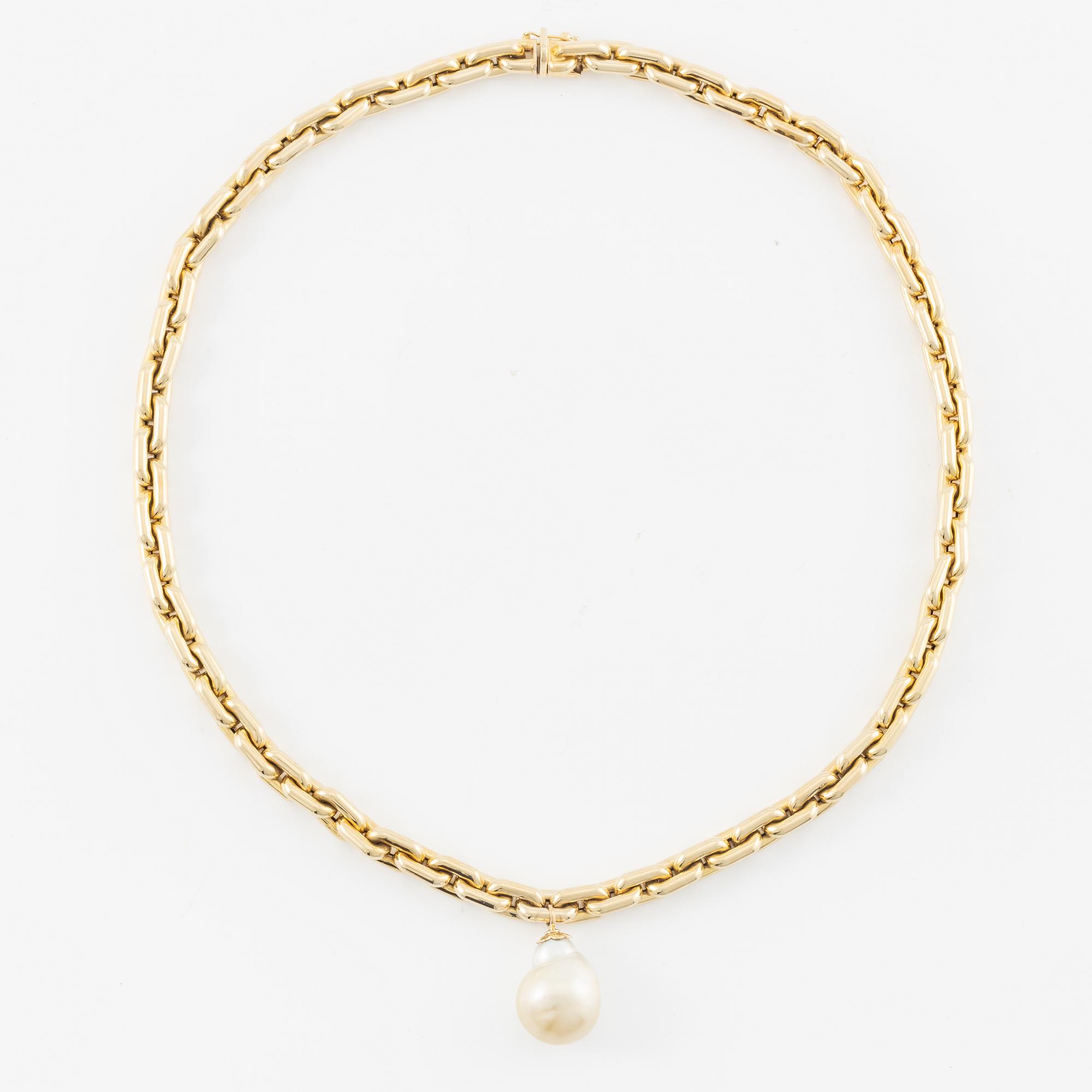 Necklace 14K gold with cultured baroque South Sea pearl.