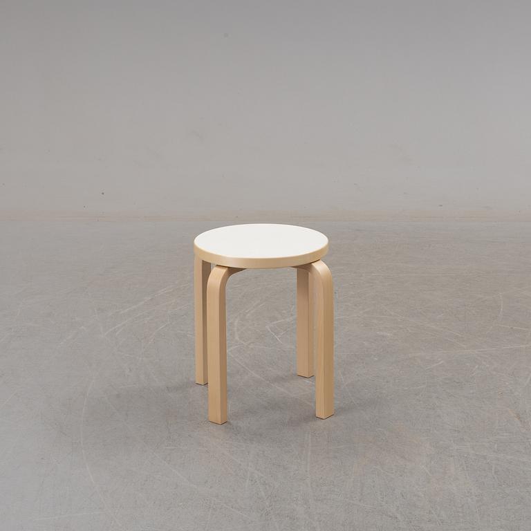 ALVAR AALTO, pallar, fyra st, modell 60 Artek, Finland.