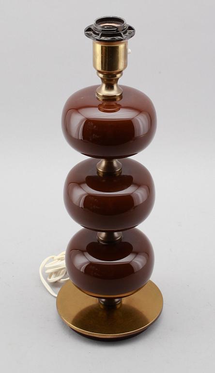 BORDSLAMPA, mässing och glas, AB Stilarmatur, Tranås, 1900-talets andra hälft.