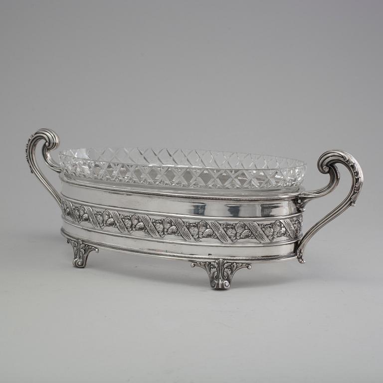 A SILVER JARDINIERE, Sweden, dated approx. 1920, Silver weigth 901 gram.