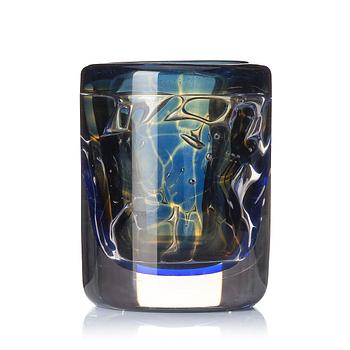 11. Edvin Öhrström, an ariel glass vase, Orrefors, Sweden 1966.