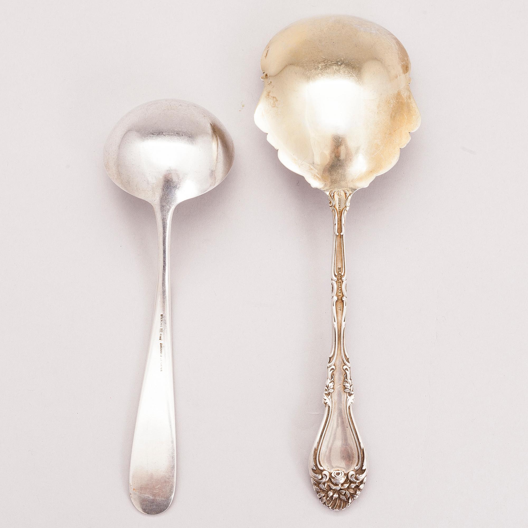 SKÅL, SERVERINGSSKED och SÅSSLEV, sterling silver, New York och Baltimore, USA 1900-talets första hälft.