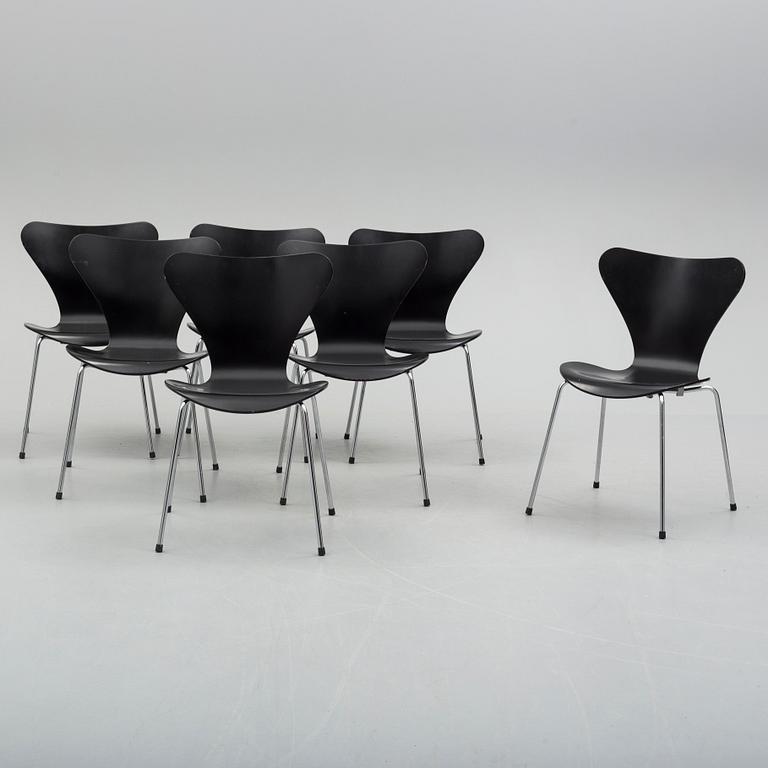 ARNE JACOBSSON, stolar, 7 st, "Sjuan", Fritz Hansen, 1900-talets slut.