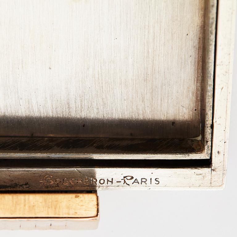 Boucheron puderdosa silver med fasettslipade rubiner.