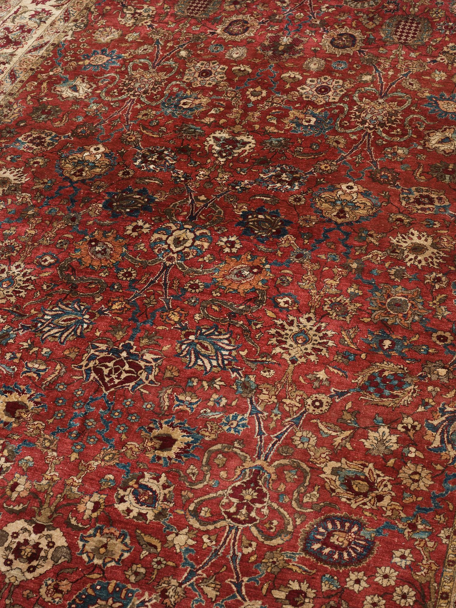 SEMIANTIK SILKE KESHAN. 325 x 183-205,5 cm.
