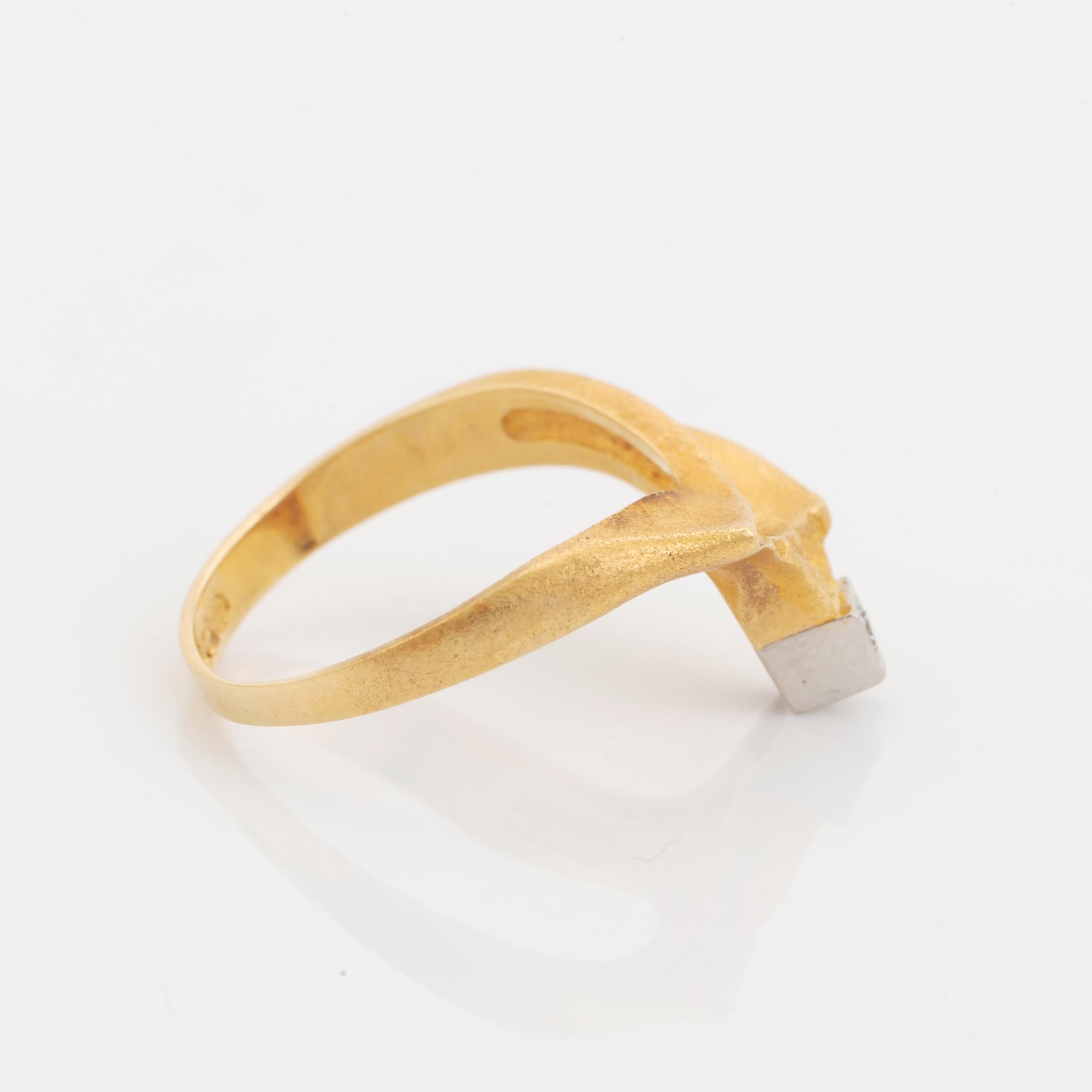 Björn Weckström, ring, 18K guld med briljantslipad diamant, "Diamantlöfte".