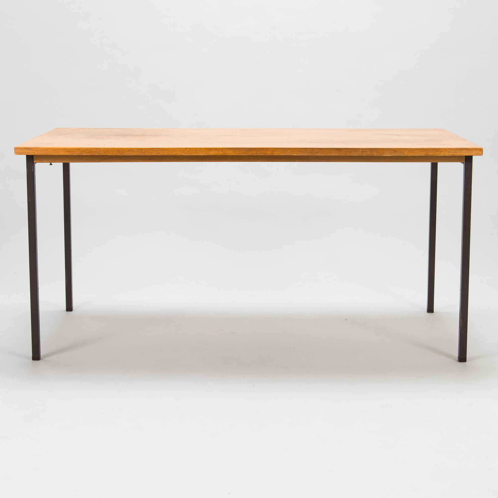 A 1960s table manufactured by Fiskars, Finland.