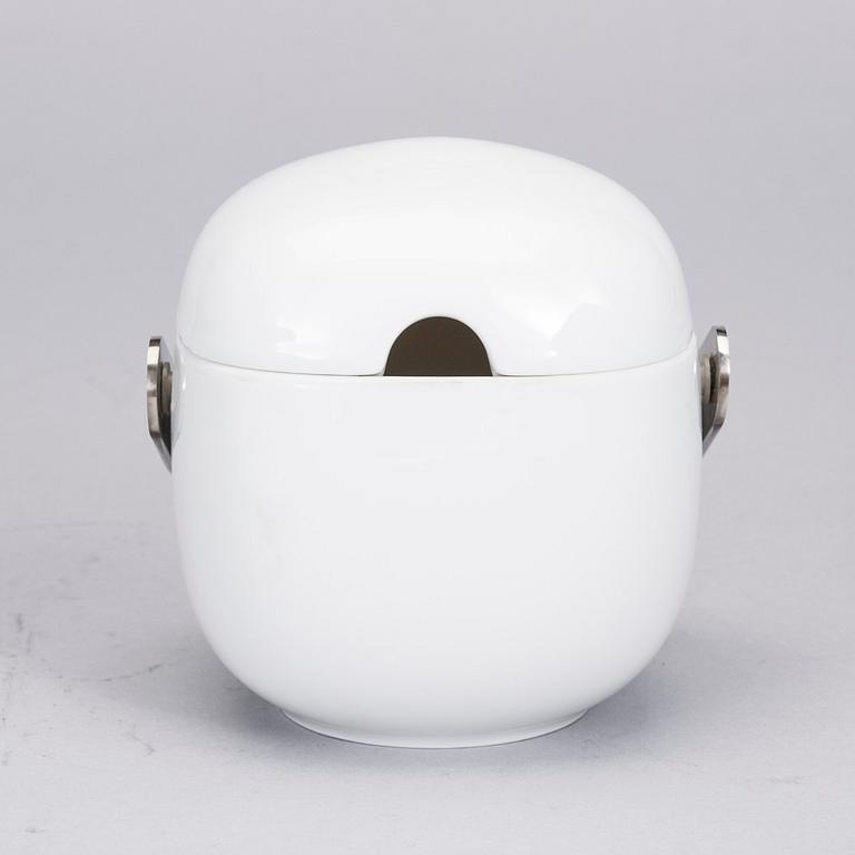 TERRIN samt SÅSSKÅL PÅ FAT, porslin, "Suomi", Timo Sarpaneva, Rosenthal Studio-linie.