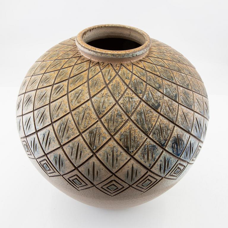 Wallåkra, a stoneware vase, Sweden, second halr of 20th century.