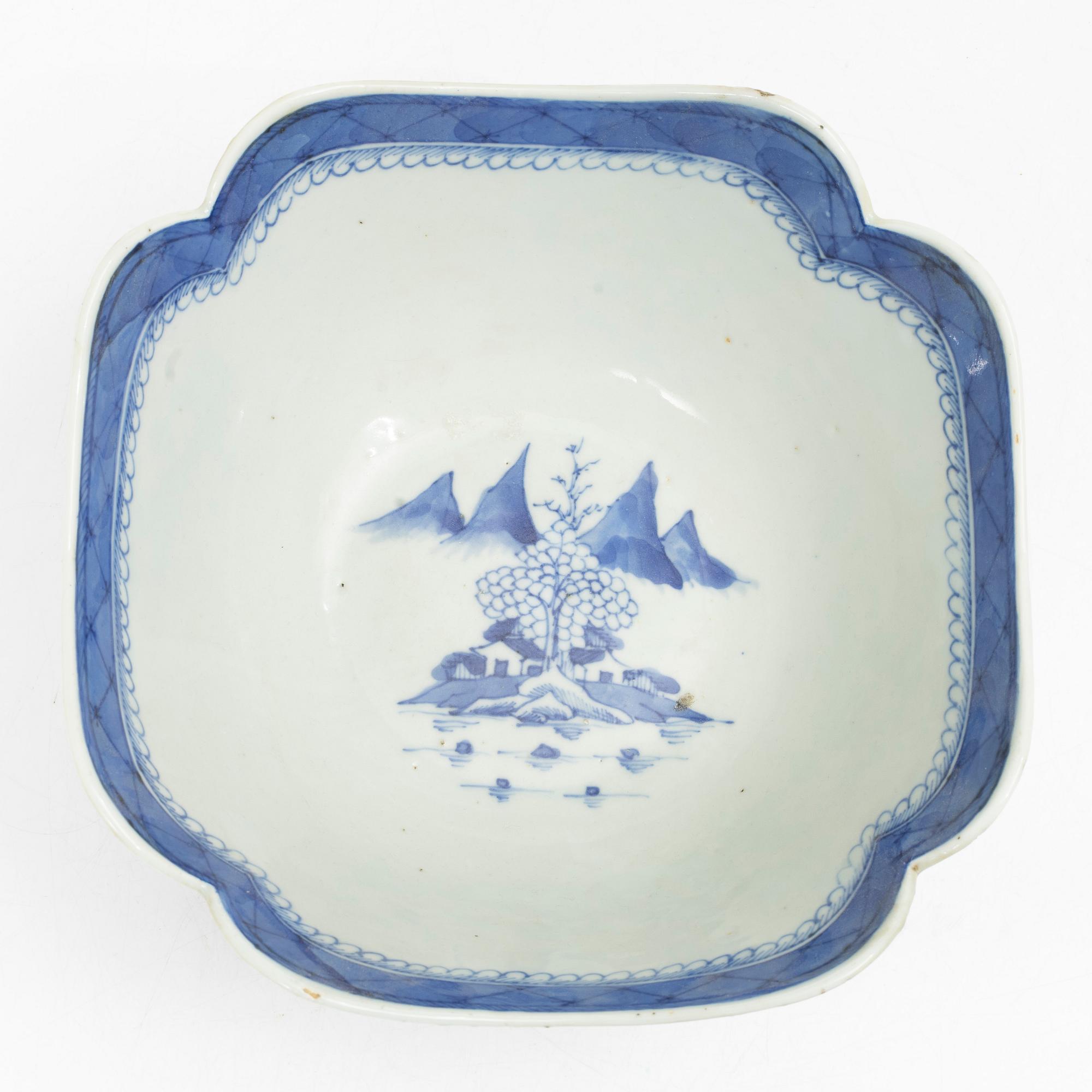 Skål samt serveringsfat, 2 st, porslin, Kina, Qianglong (1735-95) samt Jiaqing (1796-1820).