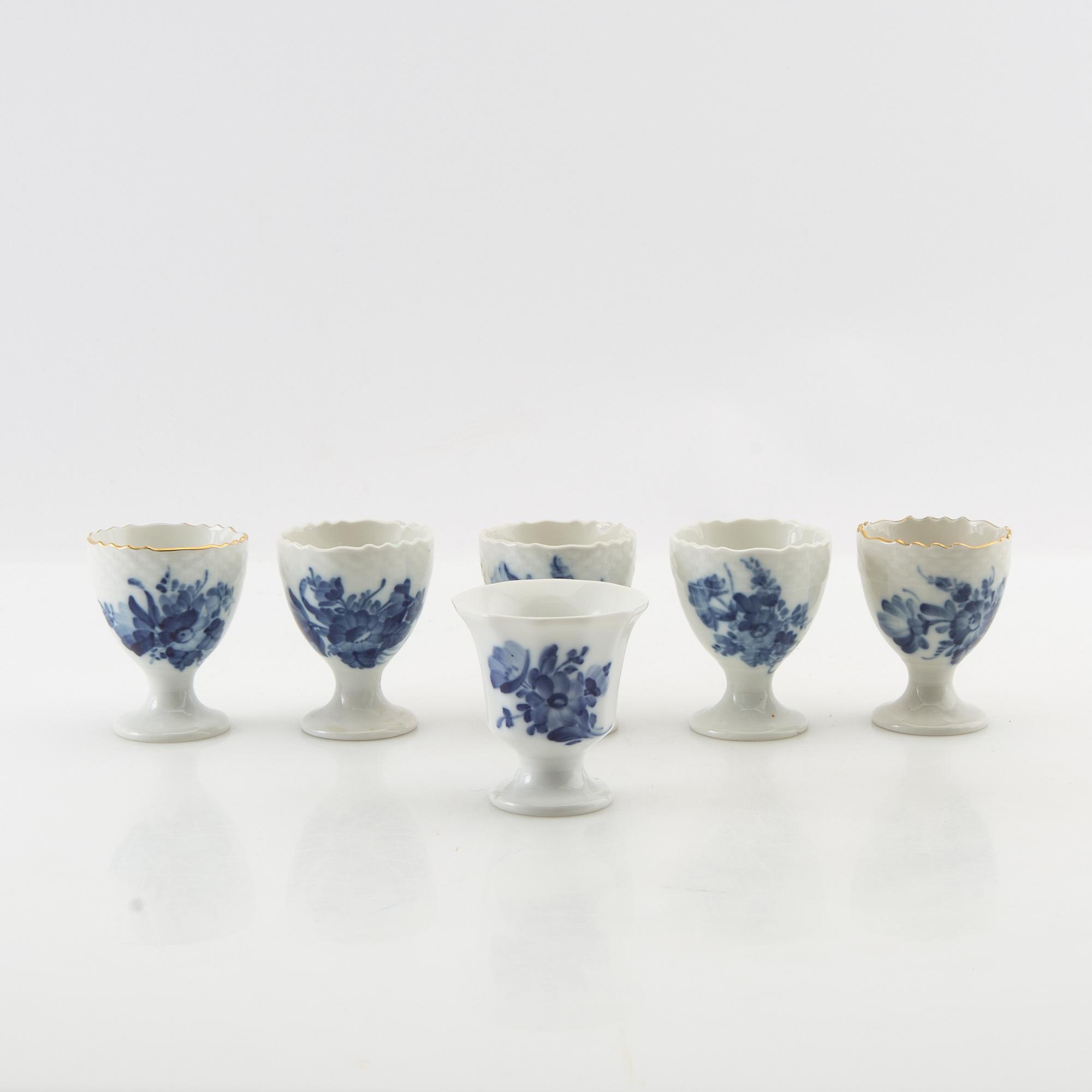 Service approximately 140 pieces "Blue Flower" Royal Copenhagen Denmark 20th century porcelain.