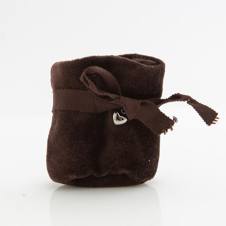 Ole Lynggaard, halsband "Lace Egg" av silver med en oxiderad kedja.