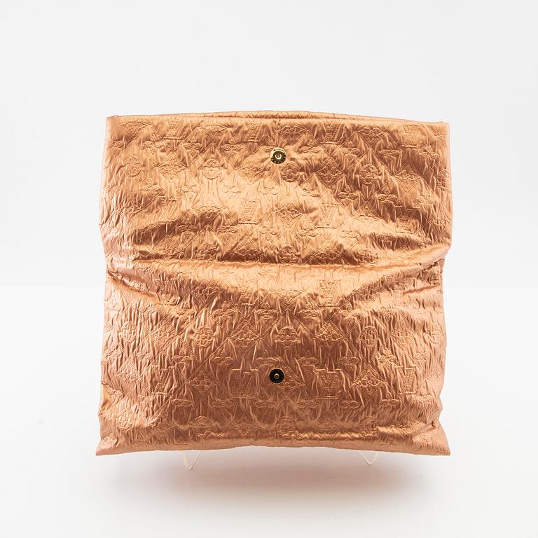 Louis Vuitton,.