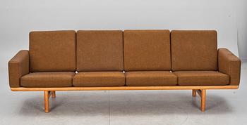 SOFFA, "GE 236/4", Hans J Wegner, 1960-tal.