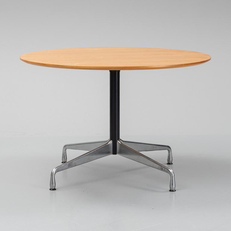 Charles & Ray Eames, a"Segmented Round Dining Table" from Vitra.