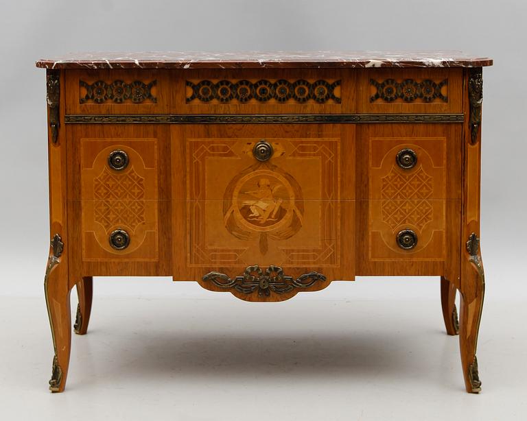 BYRÅ, gustaviansk stil, 1900-talets andra hälft.