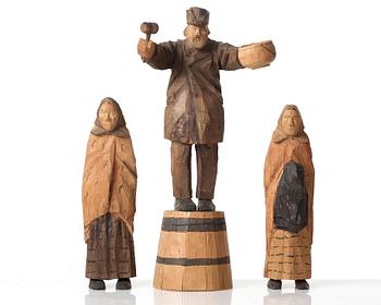 AXEL PETERSSON DÖDERHULTARN, group of wood sculptures, 7 pieces. Signed and five dated 1918.