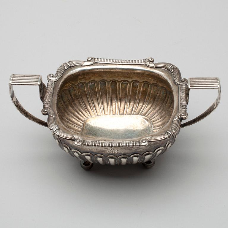 SOCKERSKÅL, silver, Robert och Samuel Hennell, London 1810. Vikt 423 g.