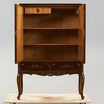 SKÅP, rokokostil, Blomstermåla Möbelfabrik, 1900-talets andra hälft.